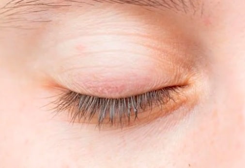 mascara per ciglia corte